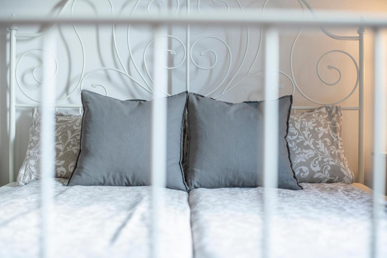 Old Town Studio And Apartment Врсар Экстерьер фото
